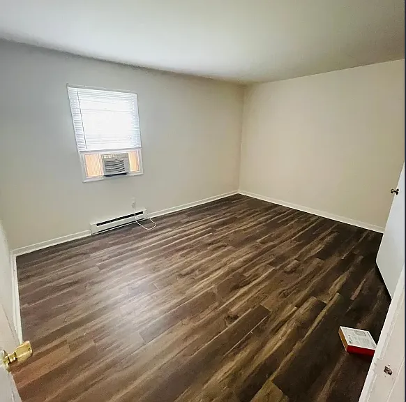 8806 Leafycreek Dr — Photo 4