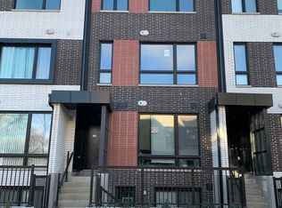 40 Ed Clark Gdns #TOWNHOUSE 24, Toronto, ON M6N 3A9