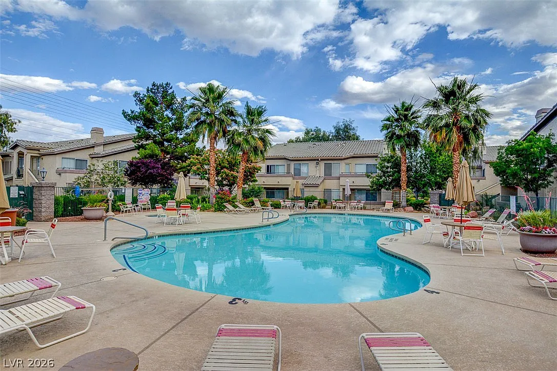 2 bed, 2.0 bath, 1029 sqft, $1,250 — Photo 2