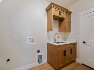 6731 Devon St SE, Salem, OR 97302