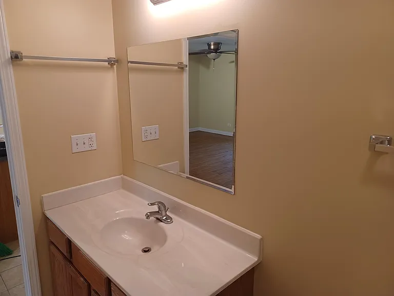 3439 Ridgeland Ave #201 — Photo 12