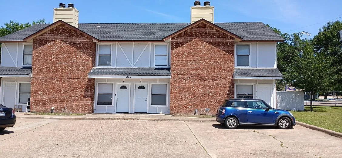 2 bed, 1.5 bath, 1000 sqft, $1,425 — Photo 1