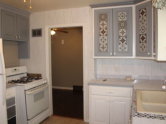 4th image of 307 W Sweeney Blvd