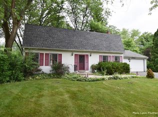 26W076 Menomini Dr, Wheaton, IL