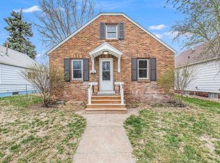 2218 10th St, Columbus, NE 68601