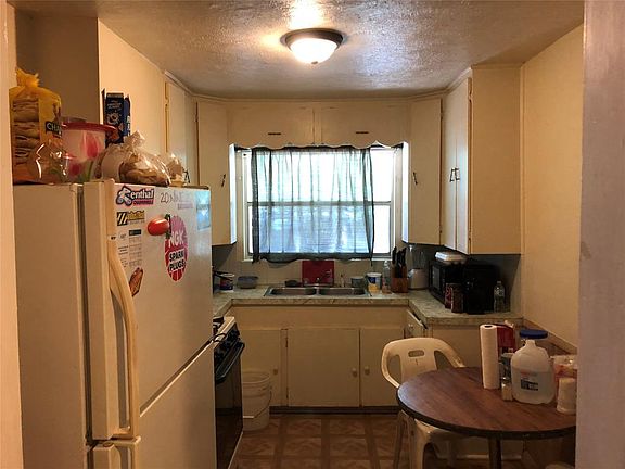 3rd image of 11605 Bannister Ln