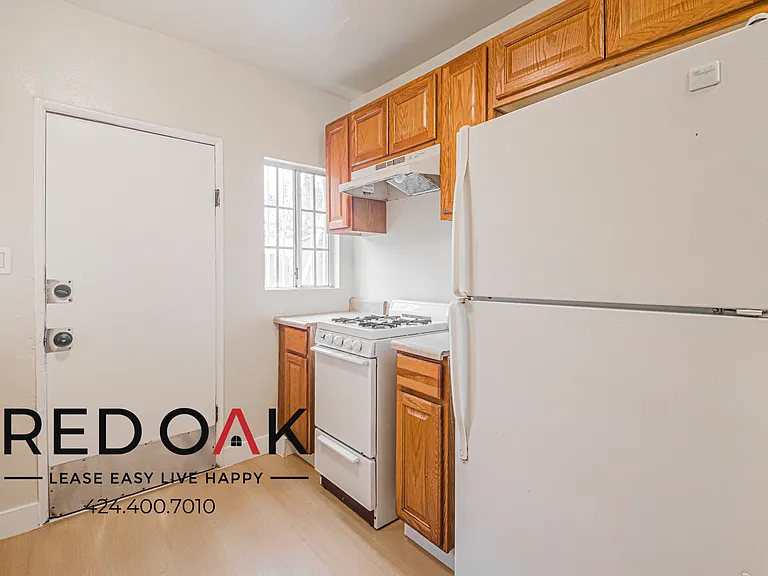 638 E 82nd St #638 — Photo 10
