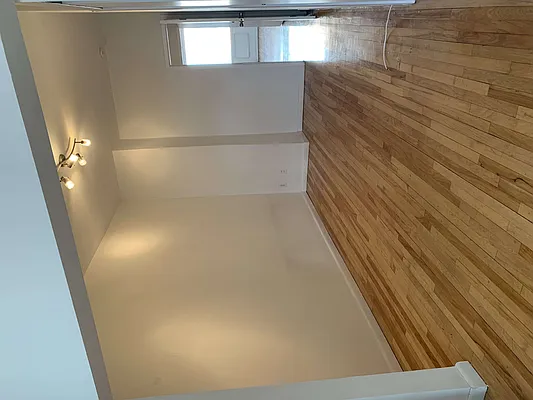 Rented by Flatiron Real Estate Advisors LLC | media 18