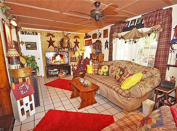 4th image of 2306 Williams Dr