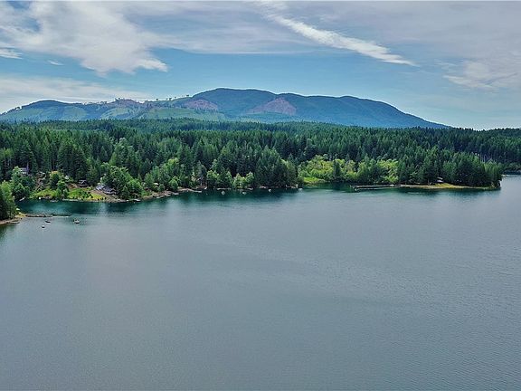 4th image of 281 N Potlatch Dr N