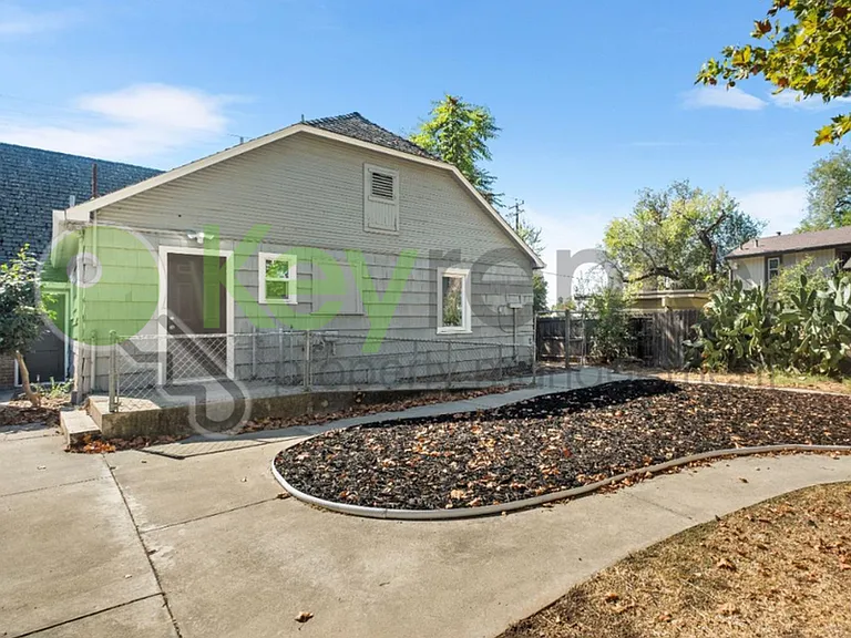 2905 Garfield Ave — Photo 3
