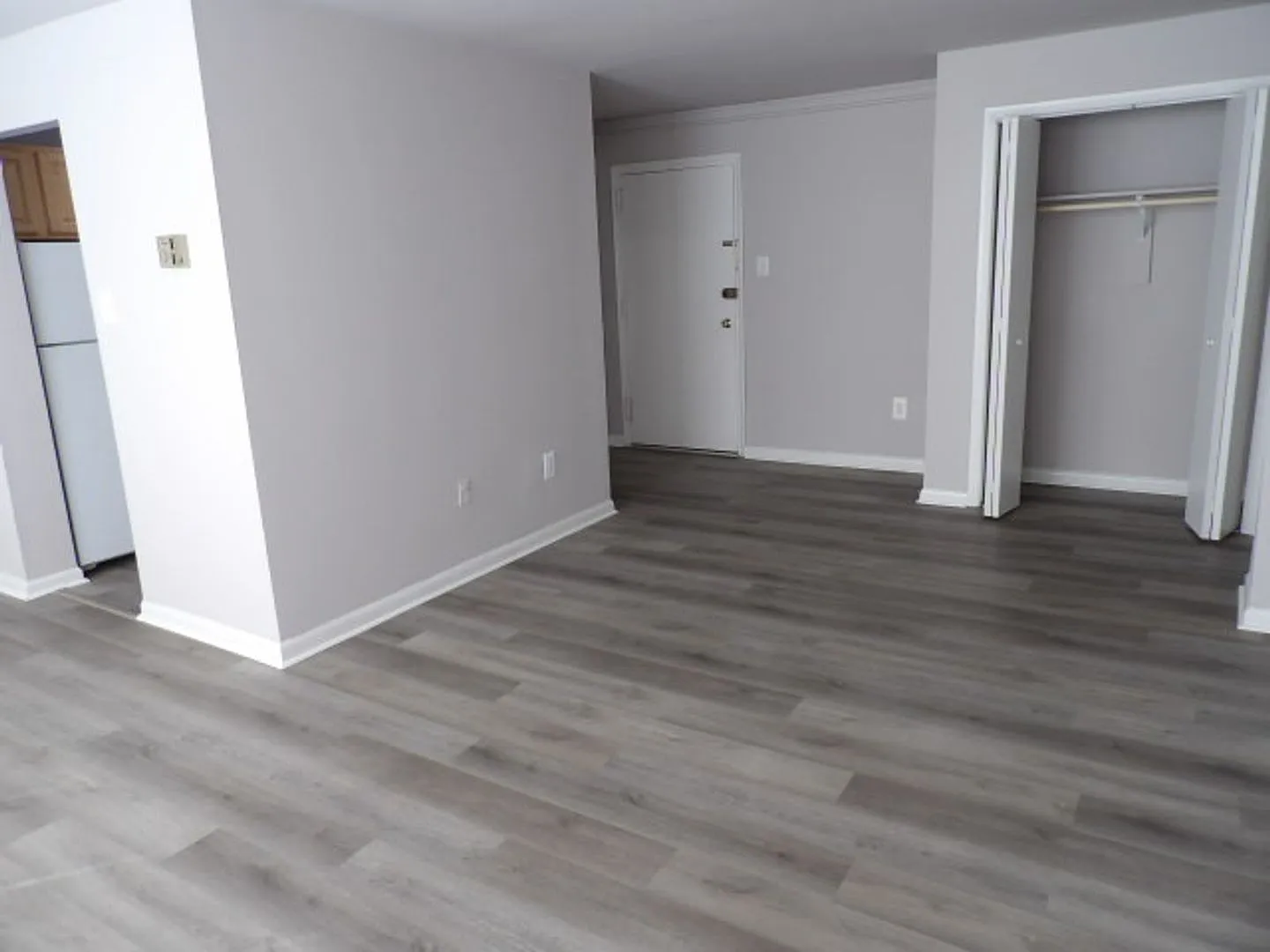 Rare, Bright, Beautifully gut renovated large 1 Bedroom with enormous closet space! — Photo 2