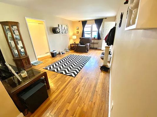 4th image of 226-06 Kingsbury Ave #1