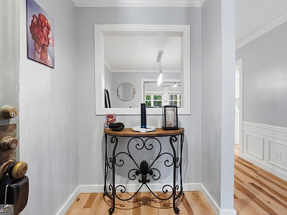 5th image of 135 Elysian Way NW