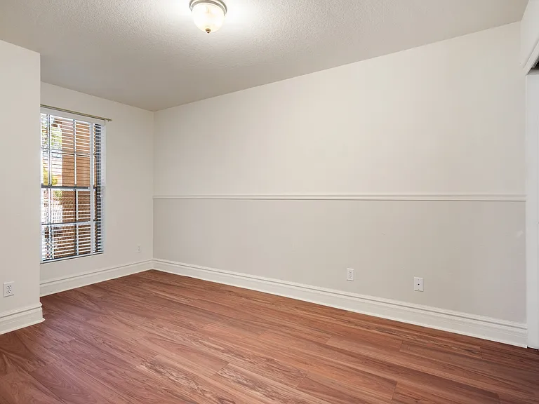 680 S Lucinda Dr — Photo 15
