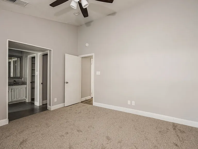 2303 Villanova St — Photo 10