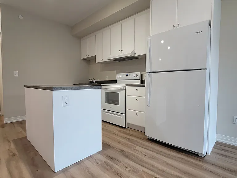 50 Herrick Ave #UP39 — Photo 3