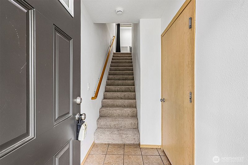 4th image of 4436 NE Nicholson Loop