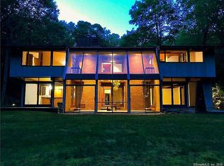 124 Armand Rd, Ridgefield, CT 06877