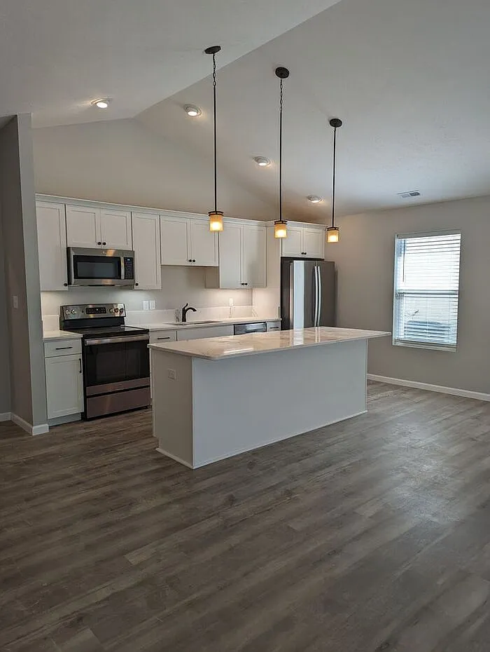 Building Photo - 3749 Joy Cir E