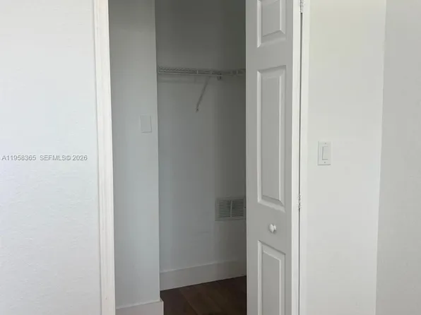 10738 NW 80th Ln, Doral, FL 33178