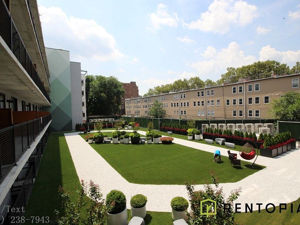 1st image of 10 Lexington Ave #6P