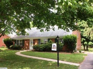 408 Ridge Cir, Waynesboro, VA 22980