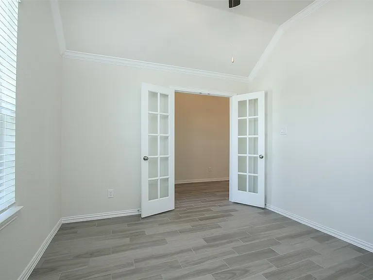 15230 Kickapoo Cavern Dr — Photo 7