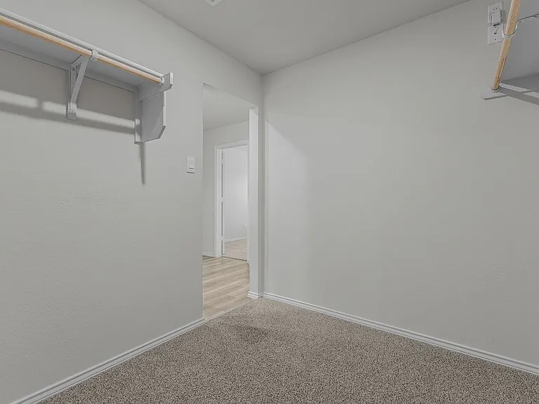 4011 Baerlon Cv — Photo 17
