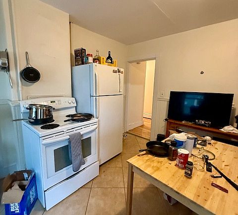 5th image of 85 Hillside St #1