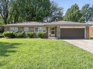 1346 E Bonaire Ct, Springfield, MO 65803