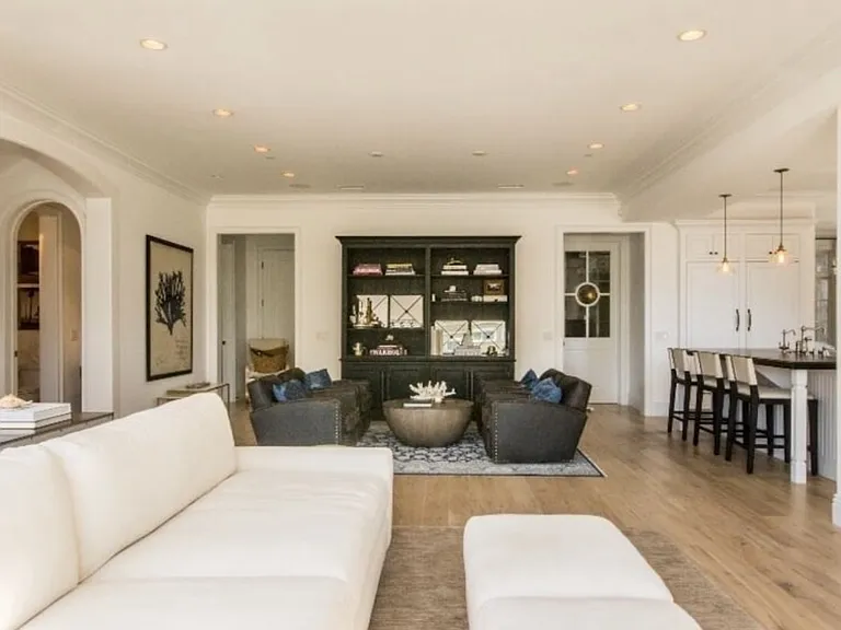17 Emerald Bay — Photo 8