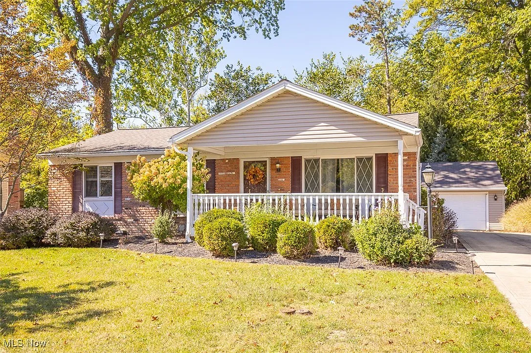564 Howell Ct photo 1