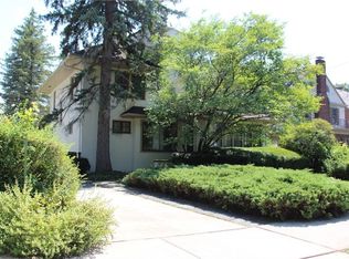 207 Strathmore Dr, Syracuse, NY 13207