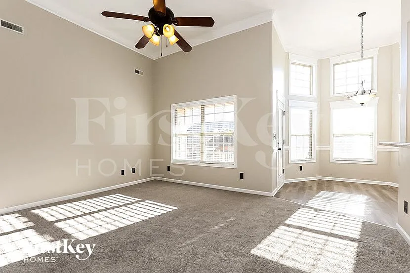 3 bed, 2.5 bath, 1970 sqft, $1,945 — Photo 3
