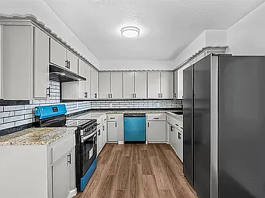 4811 NW Lindy Ave — Photo 5