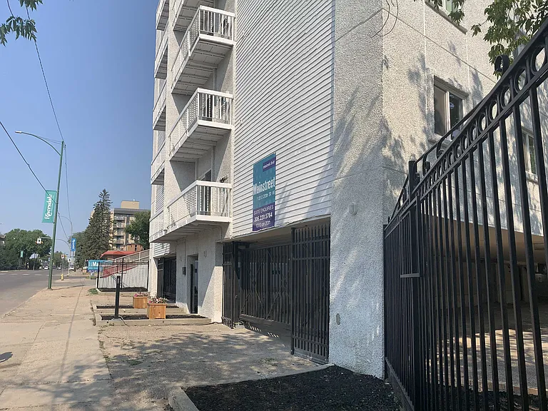 1310 20th St W — Photo 13