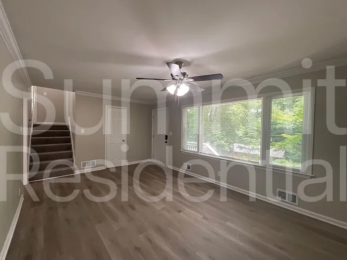 3 bed, 2.0 bath, 1530 sqft, $1,895 — Photo 3