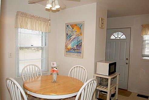 Eat in kitchen