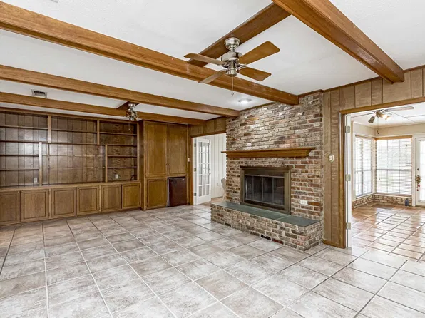 101 Riverside Ct, Donaldsonville, LA 70346