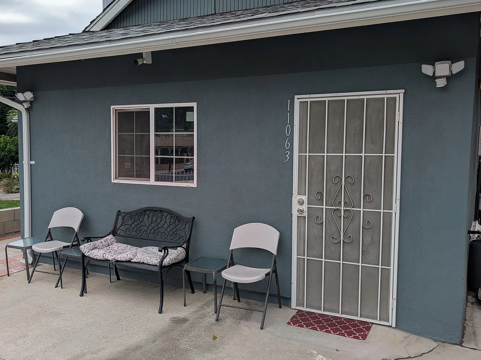 11063 Chivers Ave — Photo 2