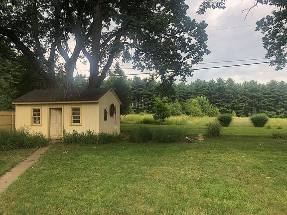 3rd image of 218 N Countryside Dr