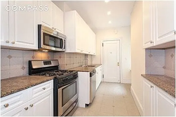 Rented by Compass | media 26