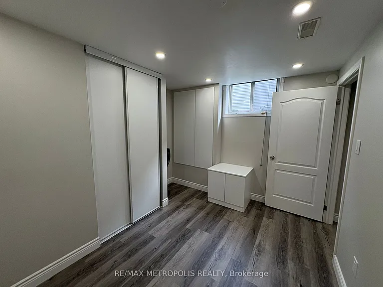 44 Endeavour Dr #BASEMENT — Photo 7