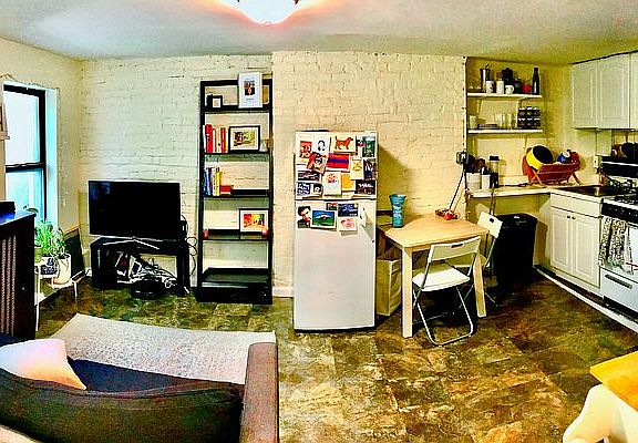 3rd image of 493 Pacific St APT 4R