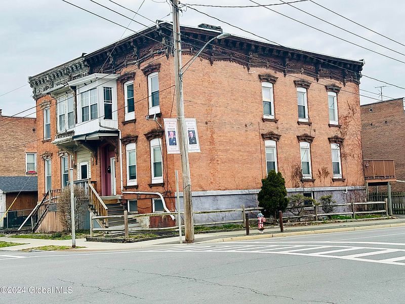 2nd image of 201 16th Street