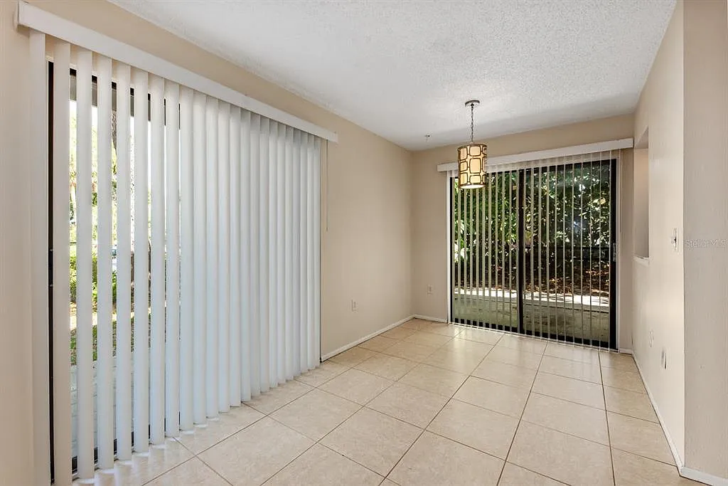 2 bed, 2.0 bath, 982 sqft, $2,000 — Photo 3