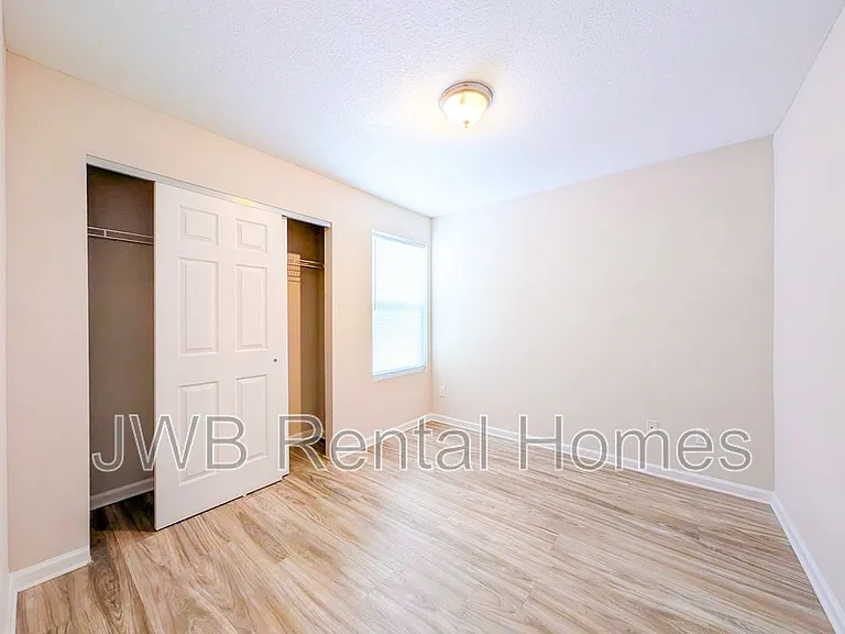 8511 McGirts Village Ln — Photo 7