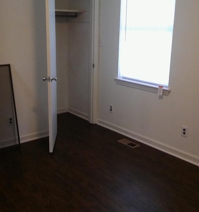 Small bedroom closet