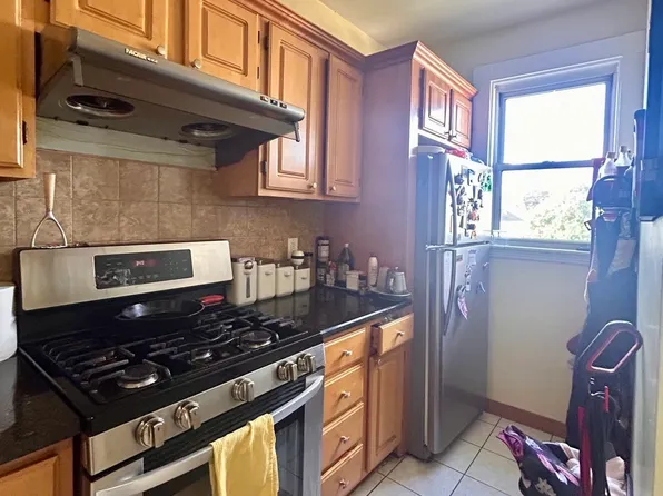 55 Newbern Ave #2, Medford, MA 02155